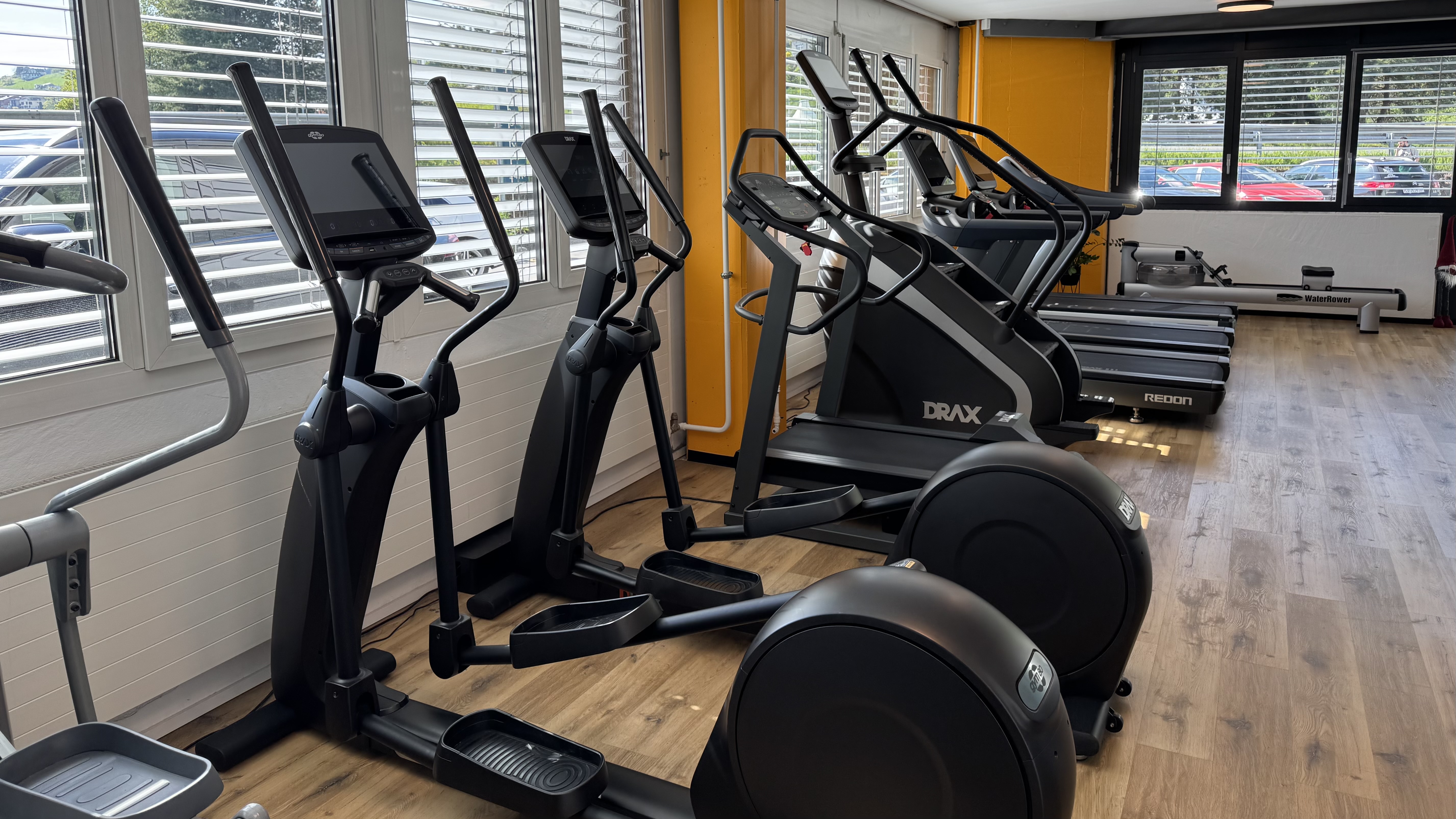 Laufbänder & Crosstrainer M&S GYM