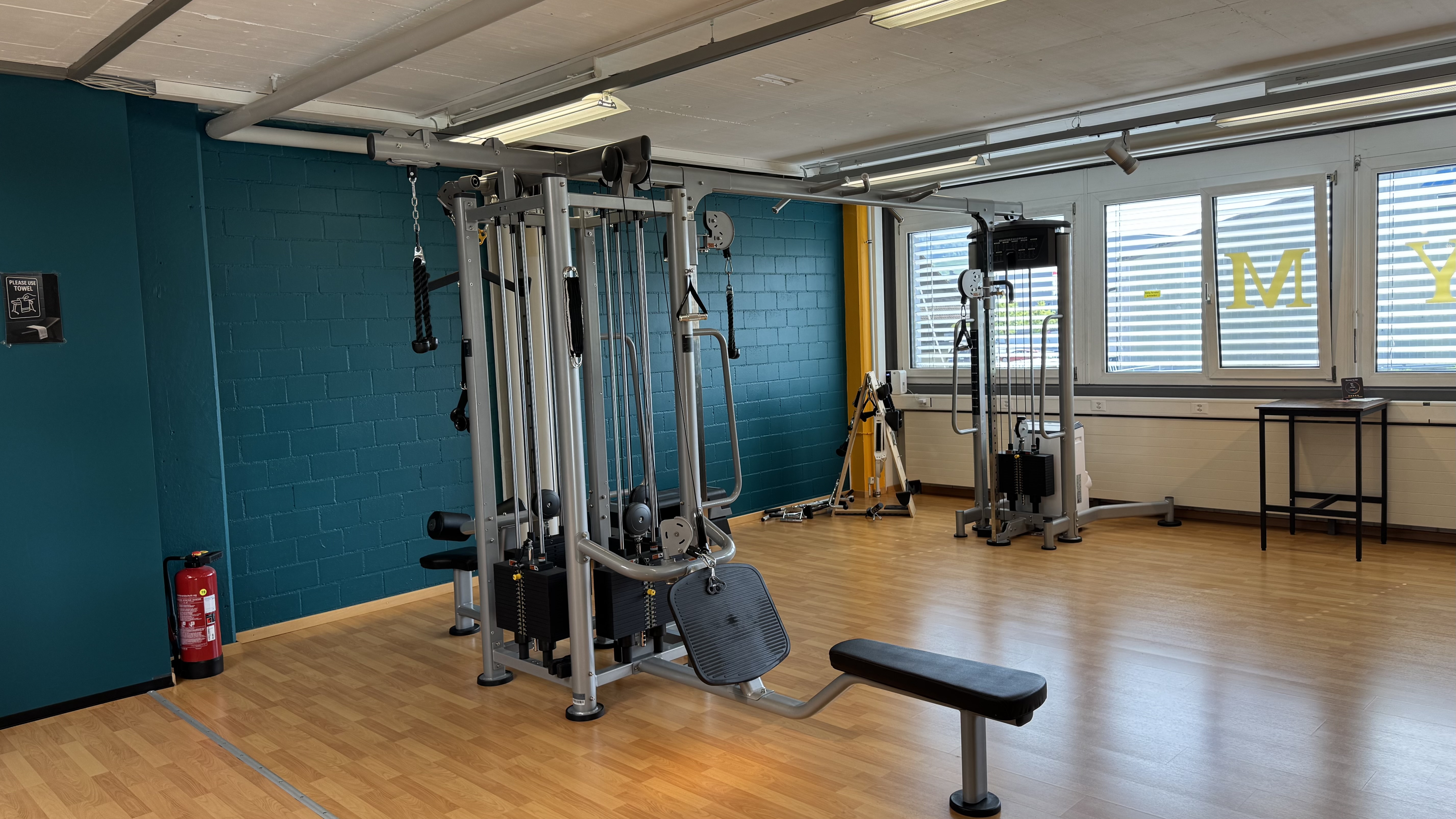 Kraftbereich mit Langhantel M&S GYM